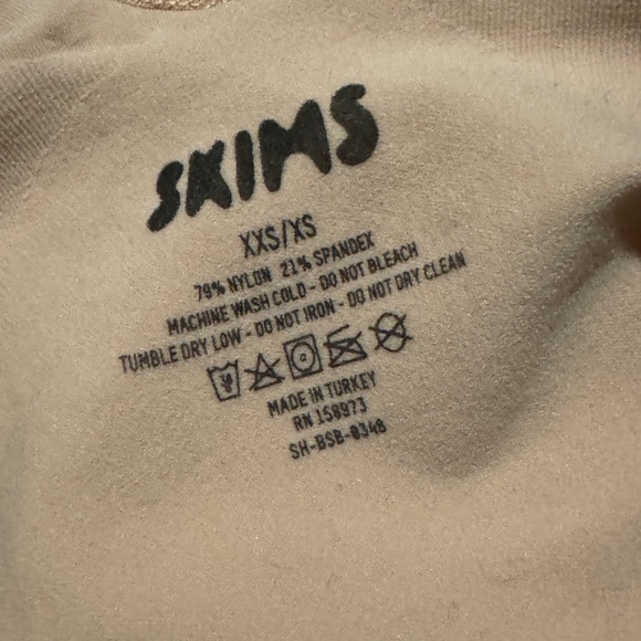 👸🏻 NWOT! SKIMS Seamless Sculpt Brief Bodysuit - Picture 8 of 8